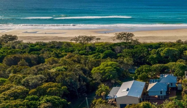 GLORIOUS- PRIVATE OASIS in SOUTH GOLDEN BEACH