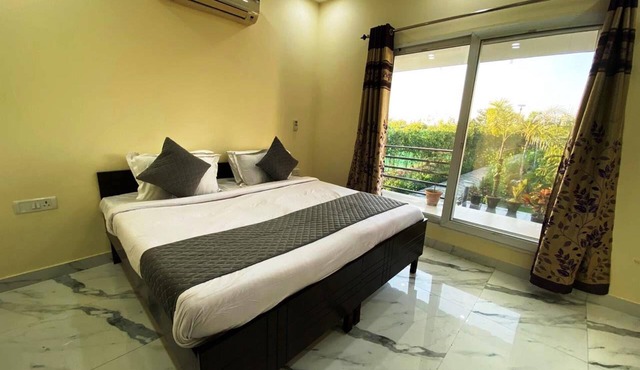 GoBravo 72 - 3BHK Farm with Pool & Garden Sec150 Noida