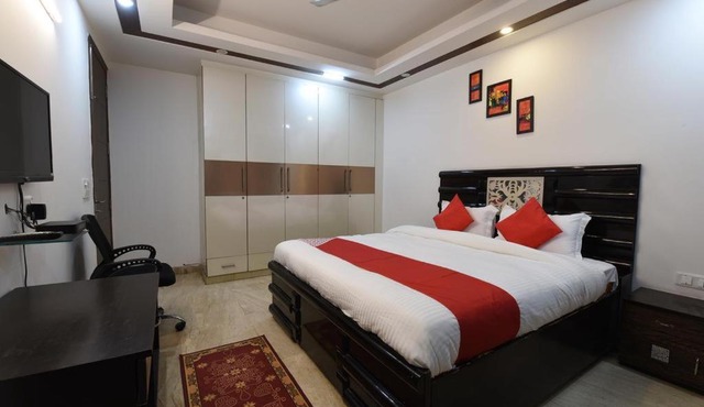 Golden Bed and Breakfast- High Quality Rooms in South Ex-1 D Block