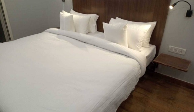 Golden Frame Hotel