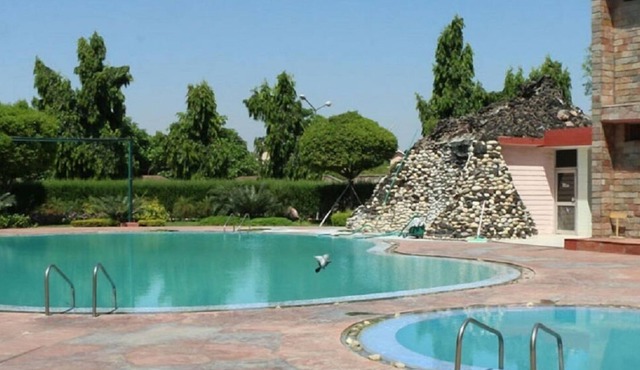 Golden Huts Resorts