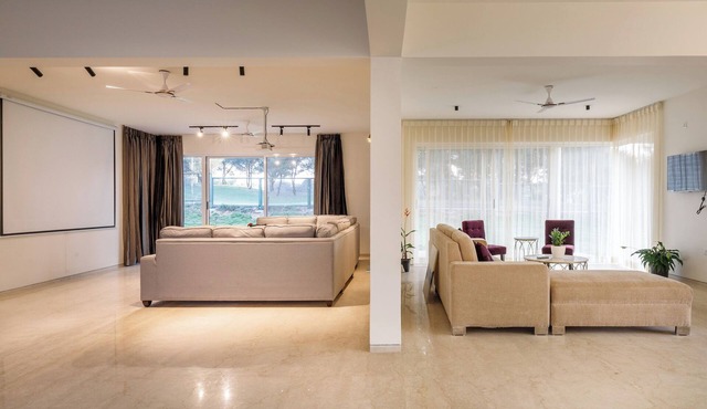 Golf View Home by Stayjade