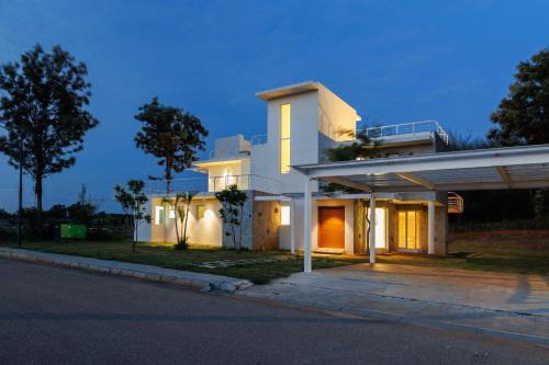 GolfersArenaJacuzzi1hr Airport40min E-city HSR