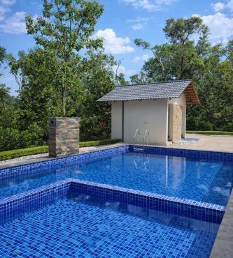 Good Earth Swimming Pool Homestay