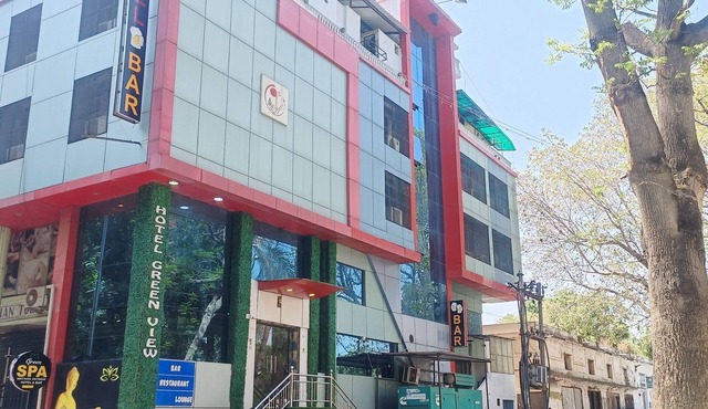 Good Hotel in Heart of the City . Best for family and Friends