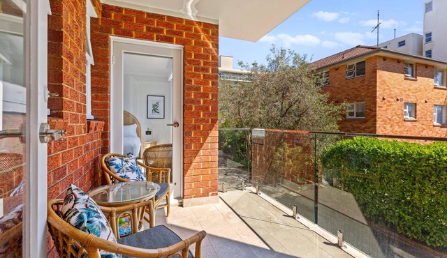 Gorgeous 3-Bed Manly Pad, Short Walk to the Beach