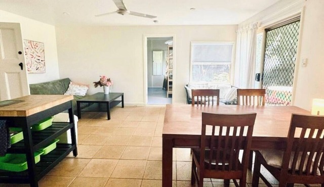 Gorgeous, comfortable and Spacious with rural view 5 min walk to Mullumbimby in Mullumbimby