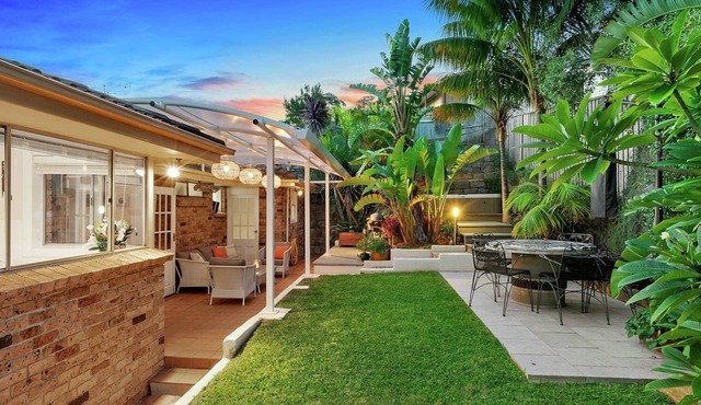 Gorgeous Contemporary Home with Tropical Garden