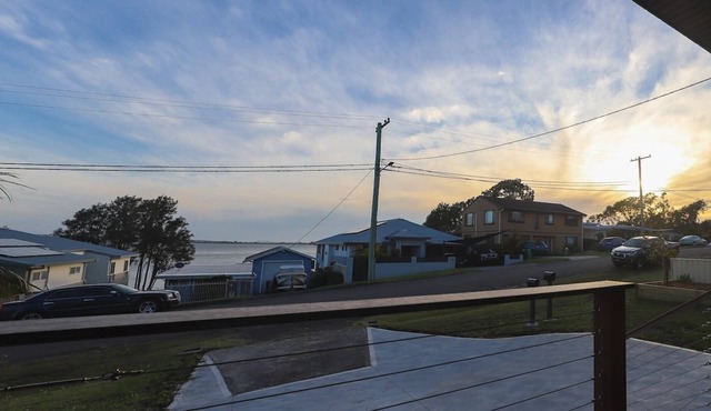 Gorgeous Lake Views, Ground Level - Central Coast in Buff Point