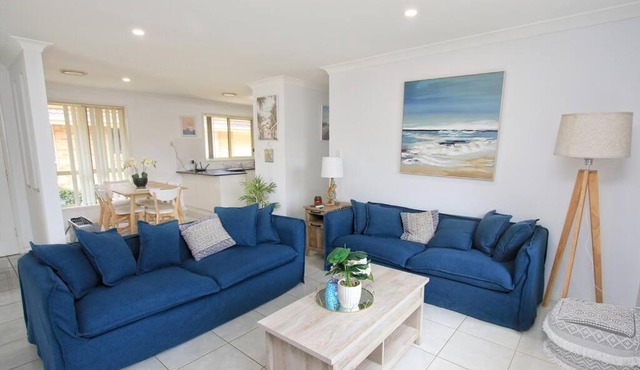 Gorgeous villa 5min walk to beach KING BED