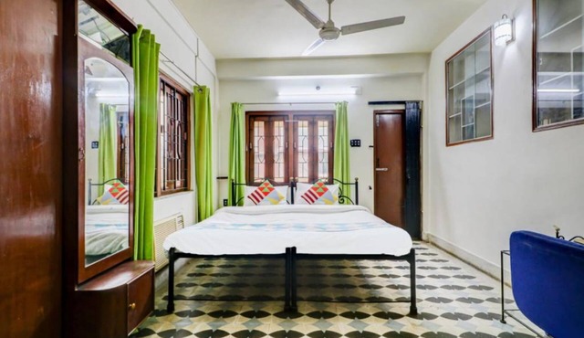 Goroomgo Gangotri Guest House kolkata