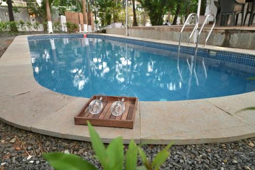GR Stays WHITE HOUSE 4bhk Private Pool Villa in Calangute
