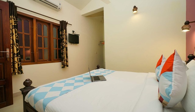 Graceful Stay near Thumpoly Beach, Alappuzha