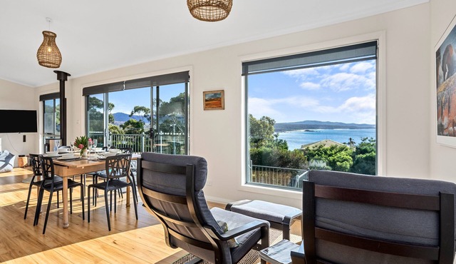 GRANITE BEACH HOUSE @ Binalong Bay of Fires in Binalong Bay