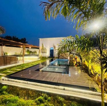 Greek House By Housiify