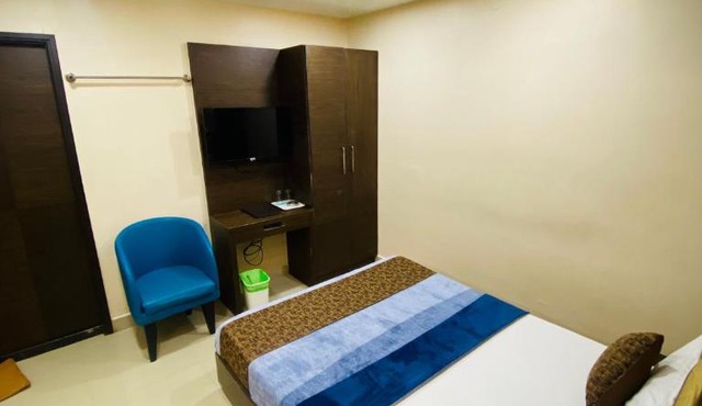 Greens Suite - Business Class Hotel - Opposite Ripon Building