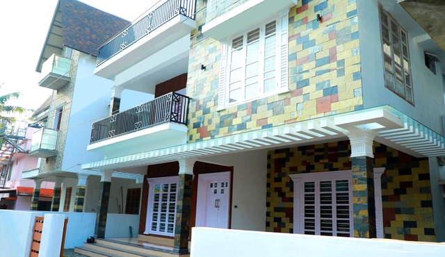 GREENVILLA 4 BHK- LULU MALL