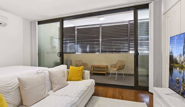 Ground Floor One-Bed with Courtyard Access