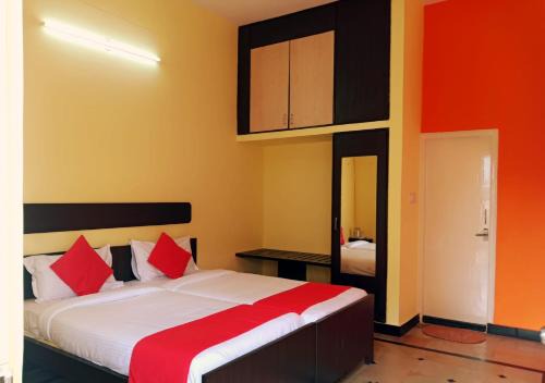 Guru Comfort, 100 m from Apollo Hospital