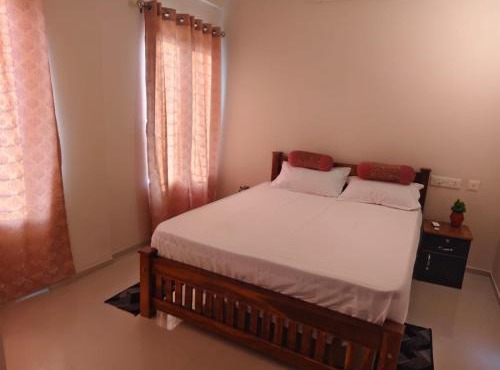 Guruvayur Inn 200 meters from east nada