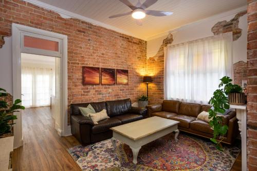 Hamilton Hideaway
