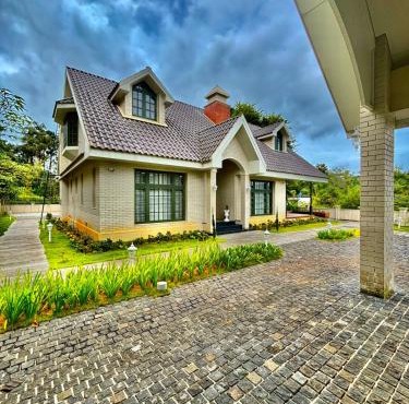 Hanberry Luxury Cottage