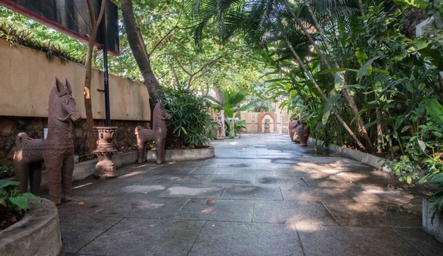 Hanu Reddy Residences Wallace Garden