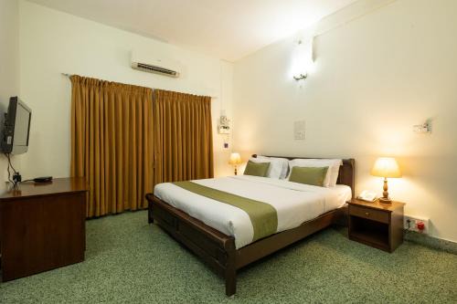 Hanu Reddy Residences Wallace Garden