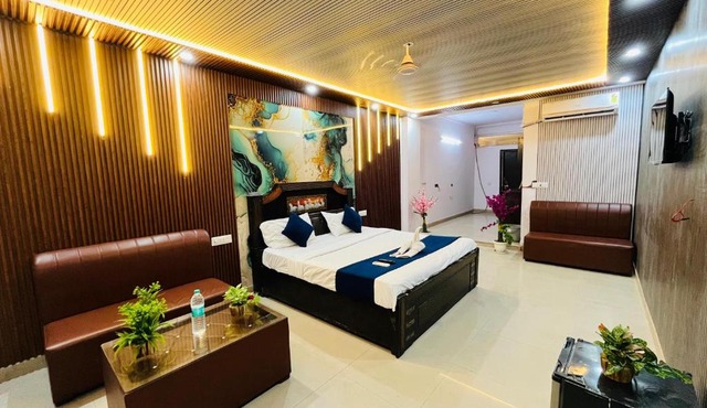 Happy Residency - Near Saket Metro