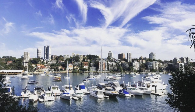 Harbourfront apartment with stunning views