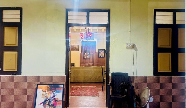 Harleys House - A Vintage Retreat in centre of Chennai offers a spacious house