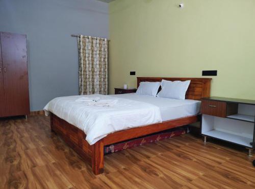 Hasini river side retreat