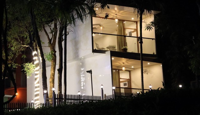 Hayashi Resort - White House