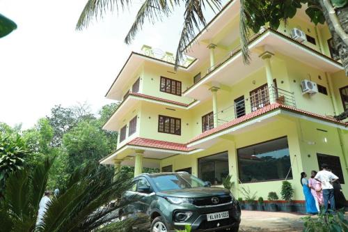 Heaven Inn Ramakkal