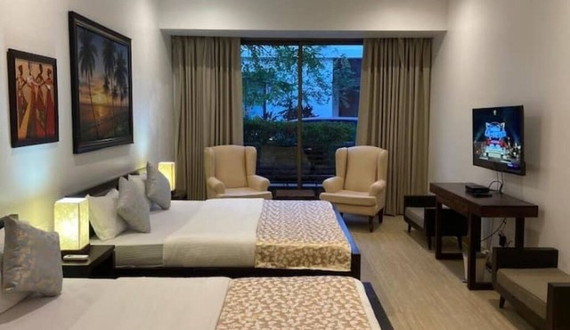 Hi5 Stays Luxe 3BHK with Private Pool in NorthGoa