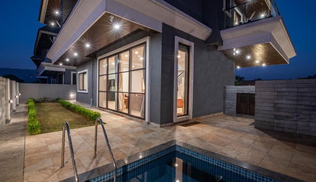 Hillside Cove by VEO, StayVista - 4BHK Villa with Plunge Pool & Bar in Lonavala