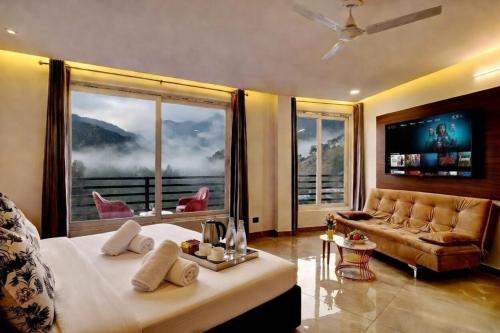 Hilltop Luxury Villa Nainital with Enchanting Views and Caretaker