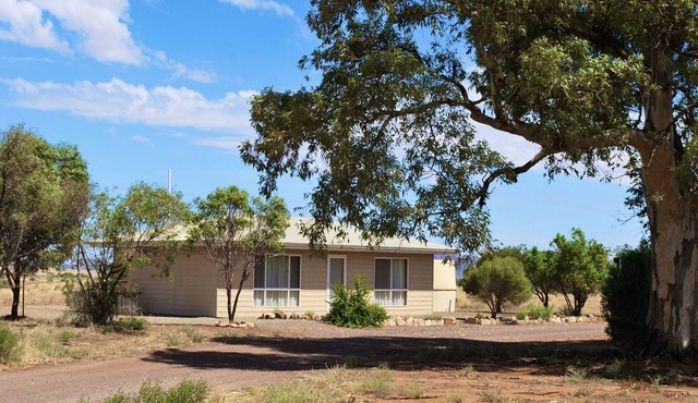 Hillview Cottage in Hawker