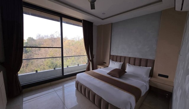 Himsagar Hotel