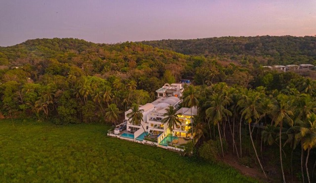 HIREAVILLA - 5BHK Villa with Private Pool and Field Views NatGeo Spot