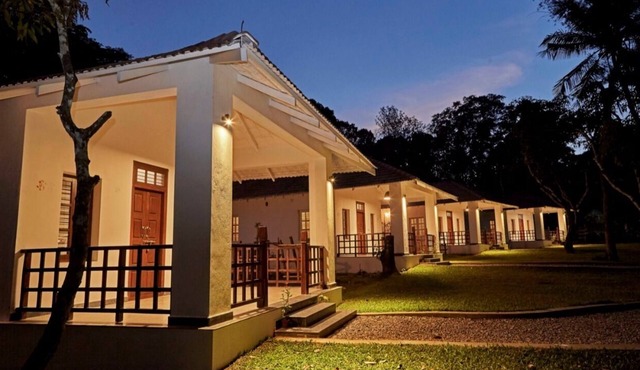 Hirvate Estate - English Colonial Coffee estate bungalow