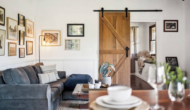 Hitching Rail Hut - Romantic Rural Retreat with Outdoor Bath in CORAMBA