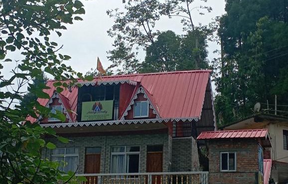 HOLIDAYS HOMESTAY
