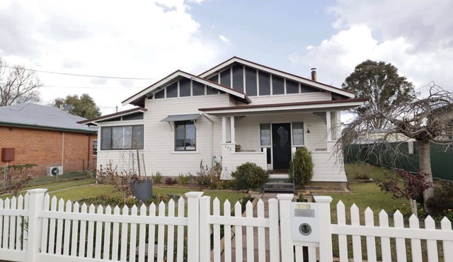 Homely 2-Bed Cottage Near Tenterfield Centre in Tenterfield