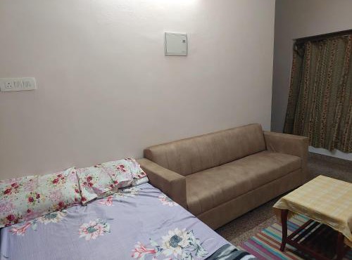 Homestay Guruvayur, 1 AC & 1 Non AC bedroom