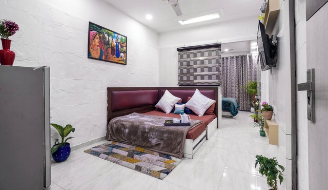 Homlee - Heritage 2 Bed Room near Pragati Maidan