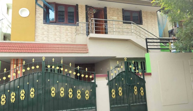 Honeycomb Homestay Ground floor - near Palani Murugan Temple