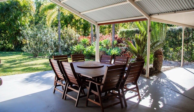 Hop, Skip and a Jump - Entire vacation home on acreage in Landsborough