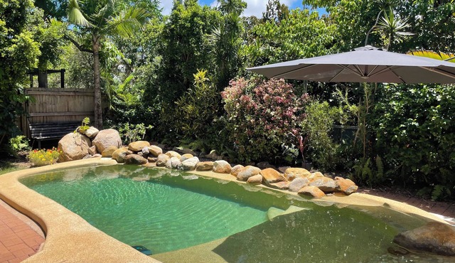 Horseshoe Haven tropical oasis.Spacious studio perfect for a short stay getaway. in Horseshoe Bay