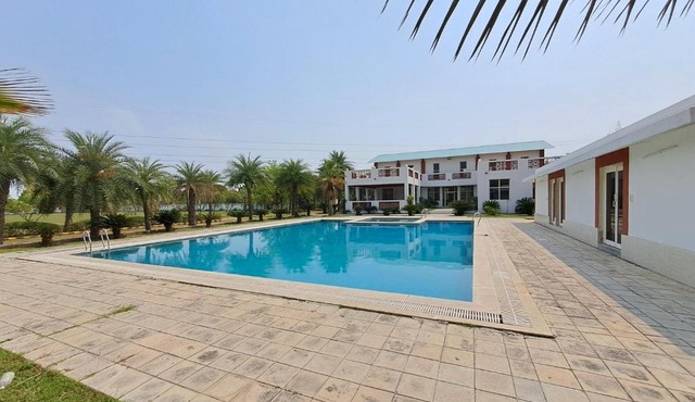 Hostie Petunia-2BHK Farm House 40Mins from Gurgaon-Delhi